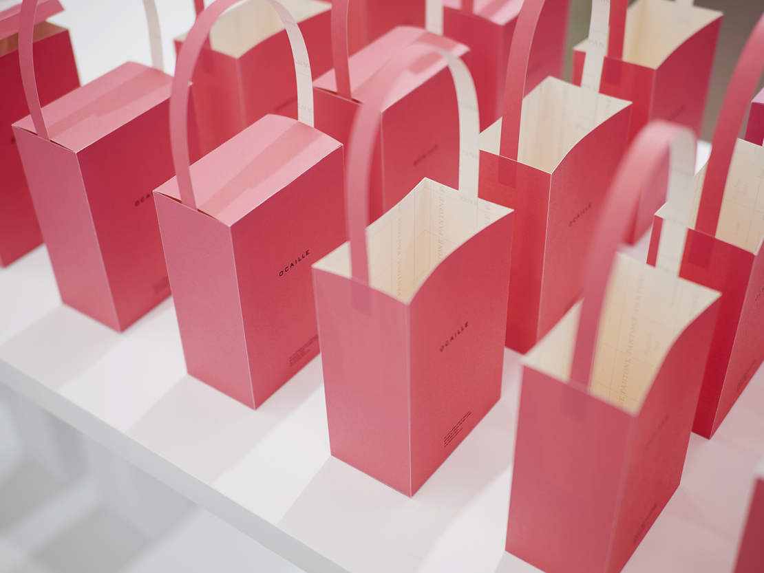 グラフィックデザイナー 井上庸子さんの「紙のバッグ　PAPER BAGS」展