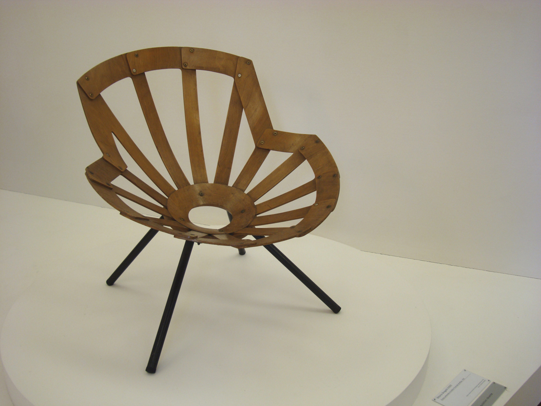 イタリアの建築家 Vittorio Gregotti の作品の椅子