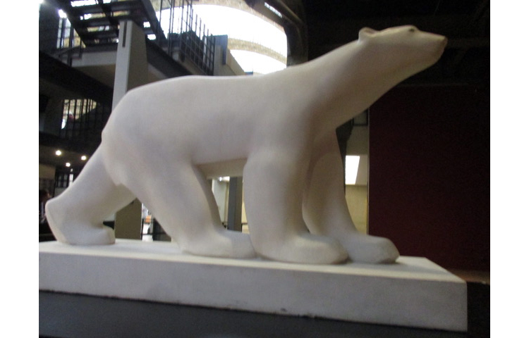オルセー美術館に展示されている白熊